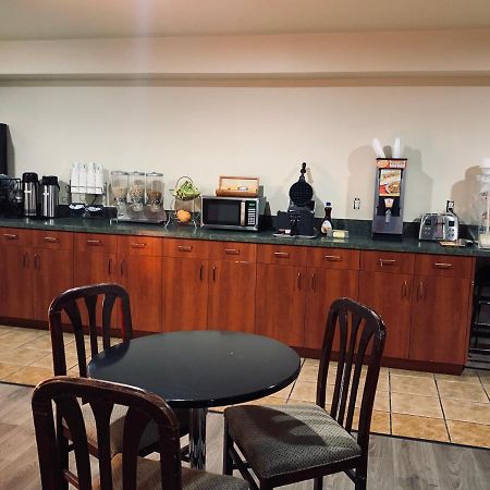 Econo Lodge Toppenish Buitenkant foto