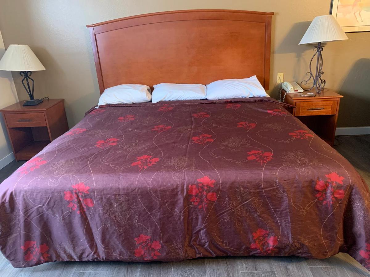 Econo Lodge Toppenish Buitenkant foto