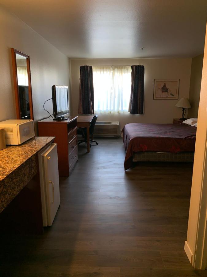 Econo Lodge Toppenish Buitenkant foto