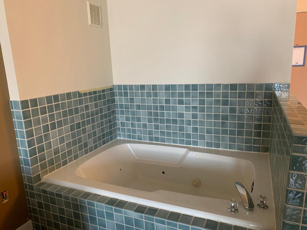 Econo Lodge Toppenish Buitenkant foto