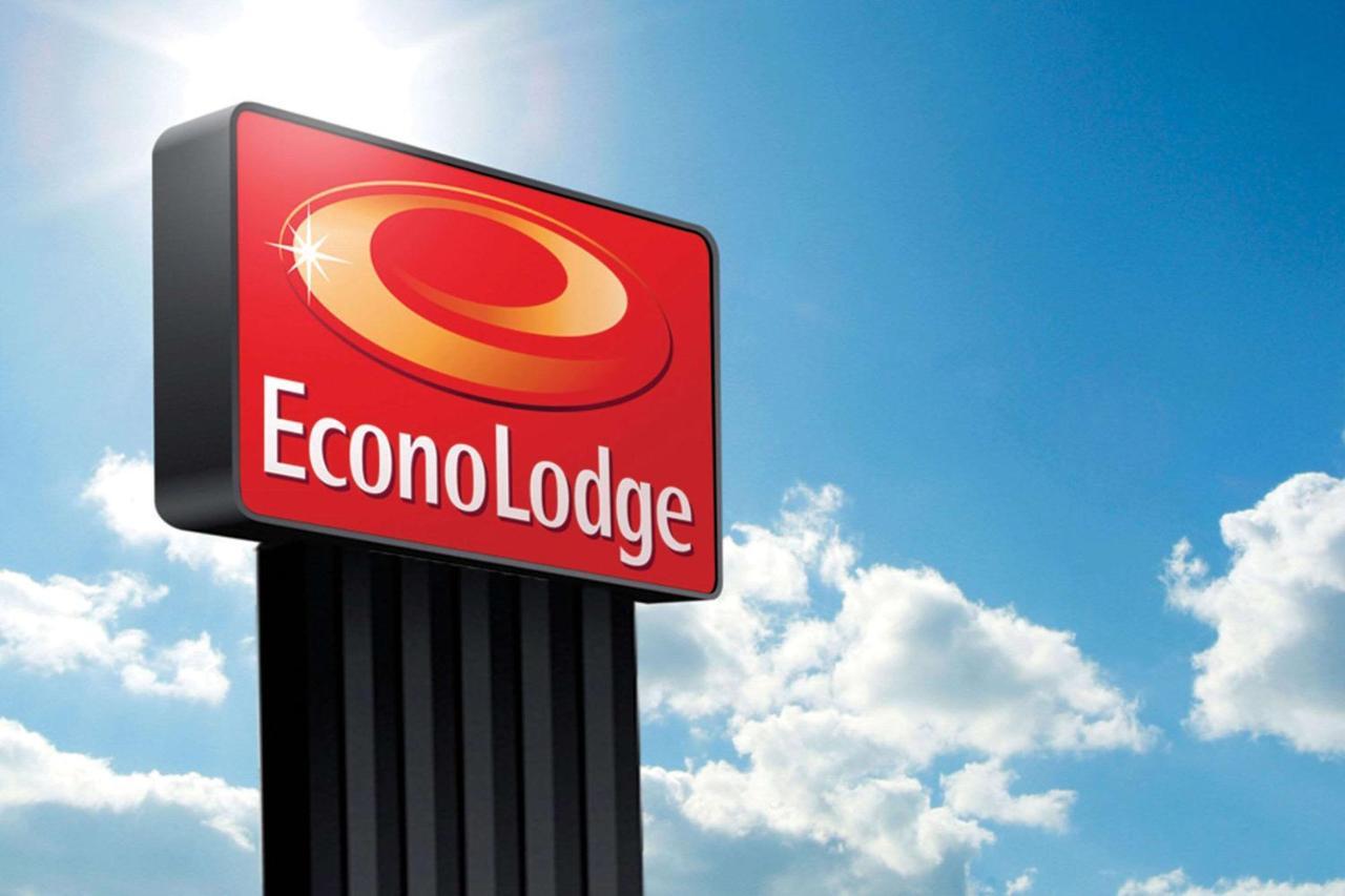 Econo Lodge Toppenish Buitenkant foto